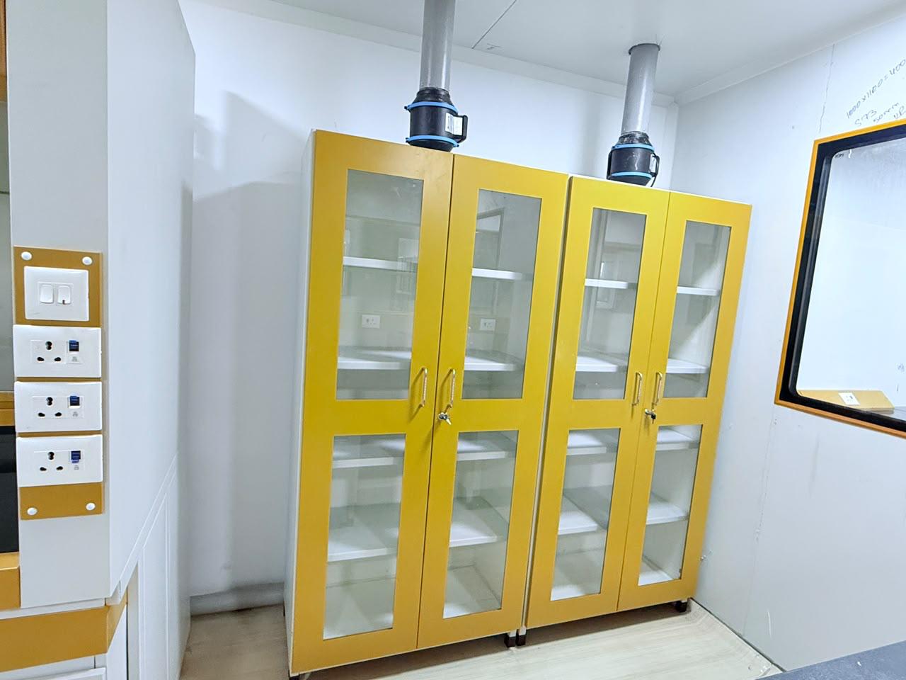 Stand-alone laboratory units and laboratory tables manufactured in Gujarat