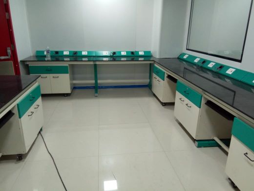 C-Frame design laboratory furniture