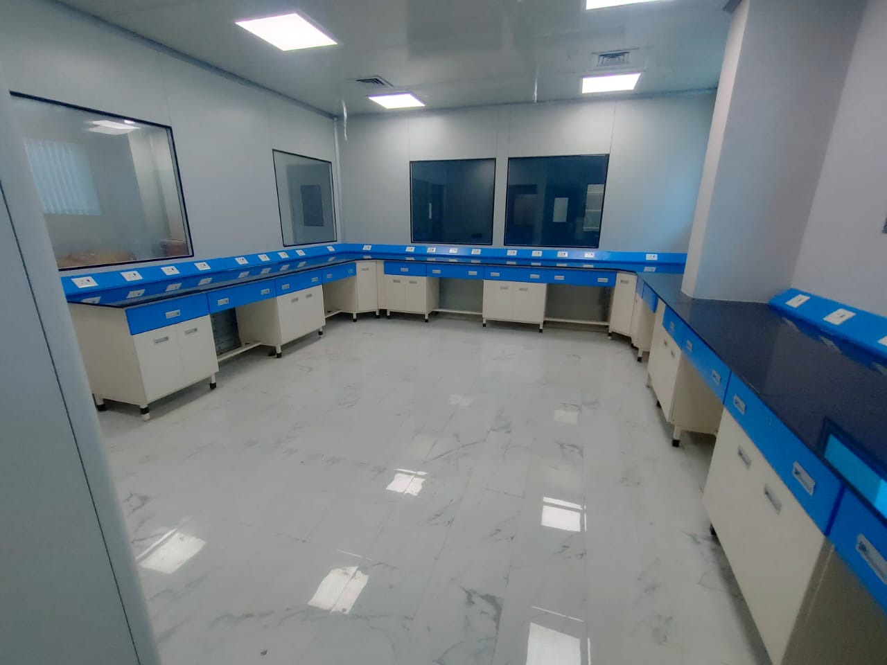 Laboratory Tables